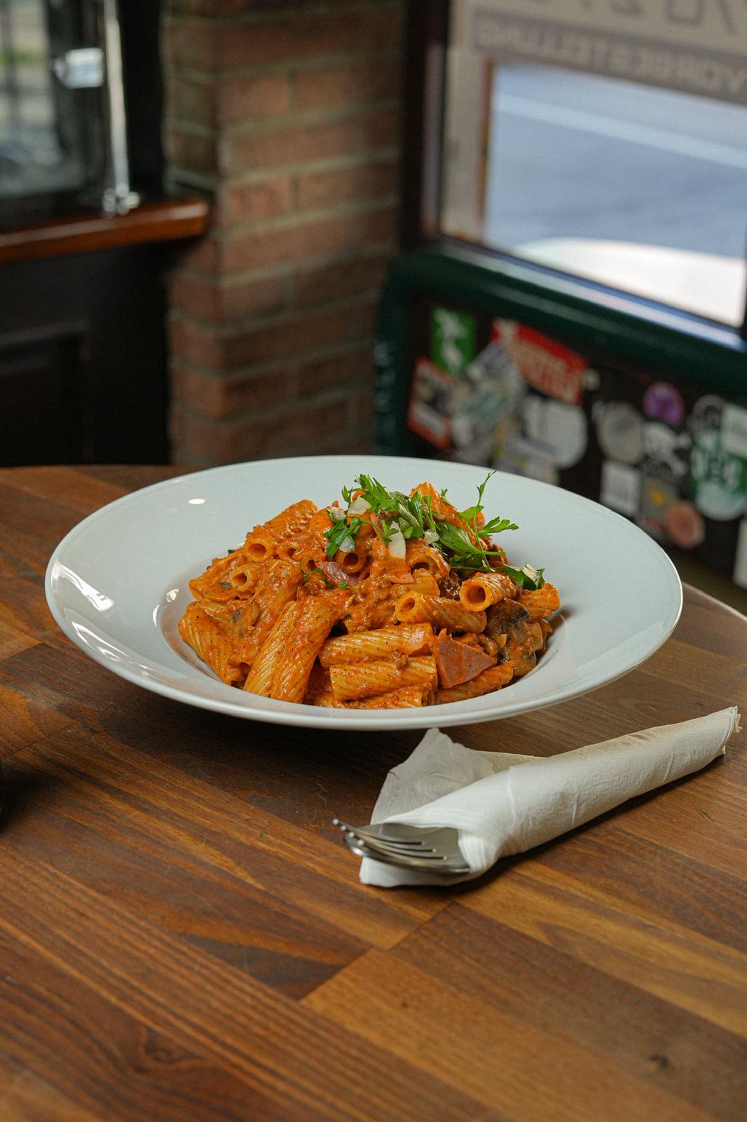 Pasta in Tomaten-Sahnesauce